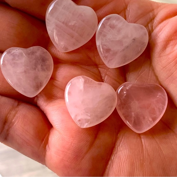 🍒🍒 2 Mini Heart Pink Crystal Stones - Picture 1 of 4